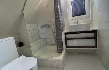 Hamburger Villenviertel, ganzes Haus mit 5 Einbettzimmern,1 Esszimmer - Foto 7