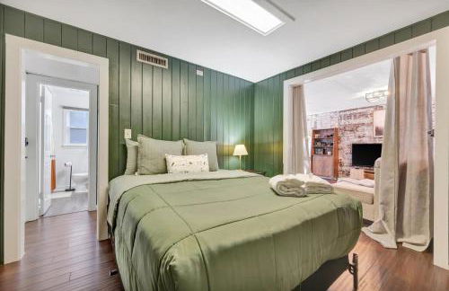 Swann Ave Suite Walk to Bayshore & Hyde Park - Foto 2