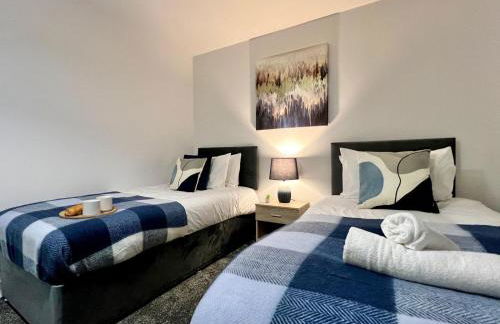 Borage House- Crawley,3BR House, Wifi, Parking, Close to Gatwick Airport, Contractor friendly, short and long term stays welcome - Foto 8