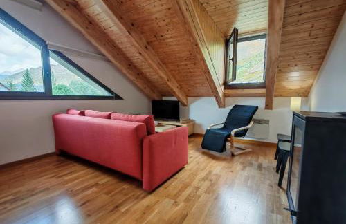 Chimenea y cocina moderna, encanto rústico con confort - Aüt 3 - Foto 13