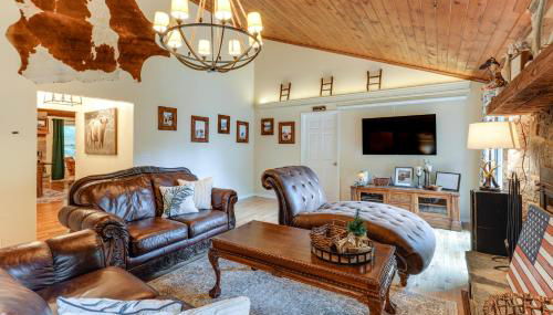 Deck and Game Room! Lakefront Blue Ridge Mtn Gem - Foto 5