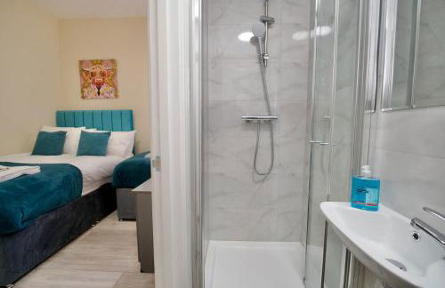 Hastings Manor - Free Netflix, Parking, WiFi & Private Garden - Foto 16