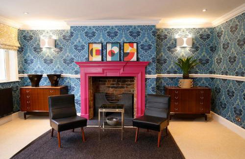 Imperial King apt, Cheltenham centre, dedicated free parking - Photo 4