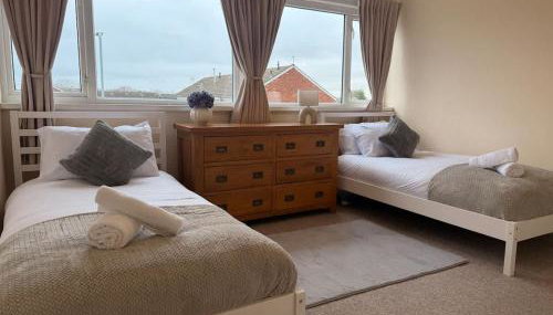 Ajax House - 2-Bed, Sleeps 5, Parking, WiFi, Contractors - Foto 3