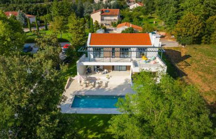 Villa Castanea by Villsy - Photo 62