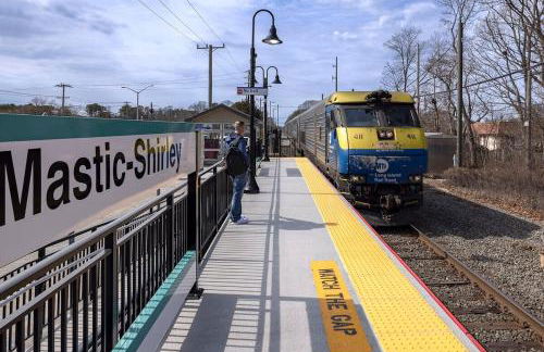 Waterfront Designer Retreat! Stunning Sunsets! Less than 5 minutes to the beach! - Foto 21