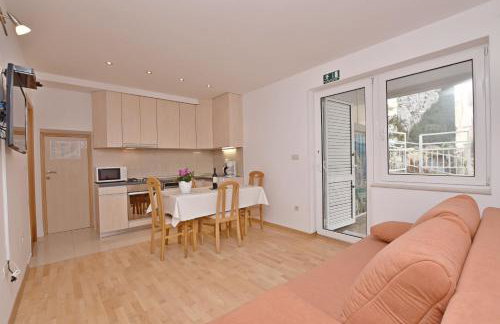 Apartment Mate - Photo 5