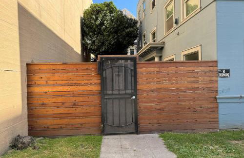 Amazing, Sunny, and Spacious! Steps to Campus! - Photo 19