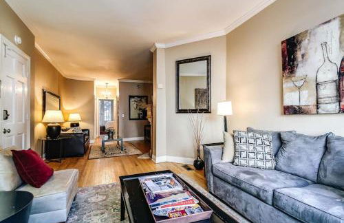 Old-World Classic Building Downtown - Photo 4