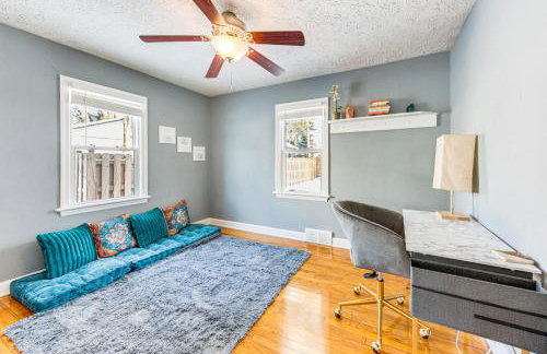 3 Mi to Hospitals Inviting Rockford Home with Yard! - Foto 2