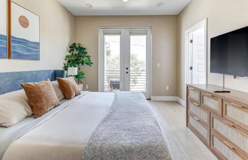 Chic & Spacious 4 Bedroom 3 Full Bathrooms Retreat in West Tampa and Pvt Backyard - Foto 44