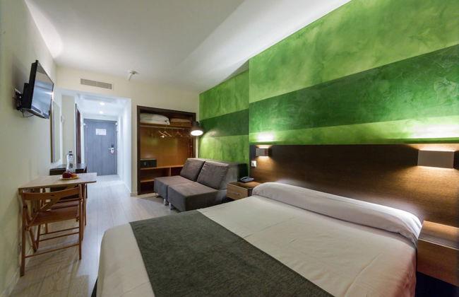 Apartamentos Recoletos - Photo 22