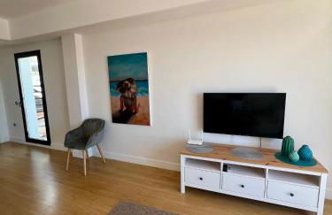 BEACHFRONT Penthouse Luxury - Photo 45