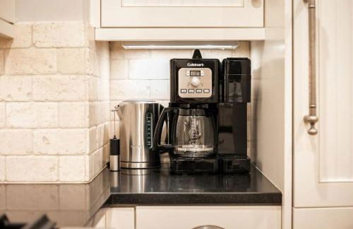 The Bonsai Bungalow With A Hot Tub And A Game Room - Foto 29