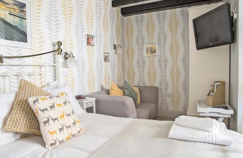 Hawthorn Farm Guest House - Photo 23