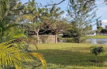 Master Bedroom w Pvt Bath in shared home - Foto 35