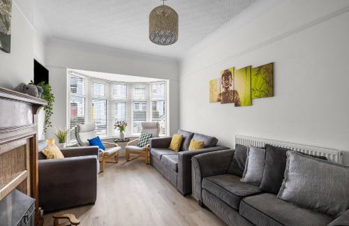 Substantial 5 bedroom townhouse with disabled access apartment, private off road parking space with EV point from 15th April 26, jaccuzi bath, Netflix and Wifi, near Argyle, boutique shops eateries and pubs - Foto 55