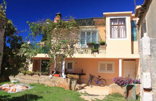 Apartments with a parking space Ugljan - 8416 - Foto 3