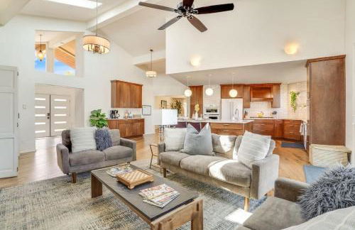 Mid-Century Mod - 7 BR Sleeps 22 - Hot Tub & Game Room - Foto 19