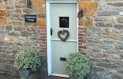 Gingerbread Cottage - Photo 1