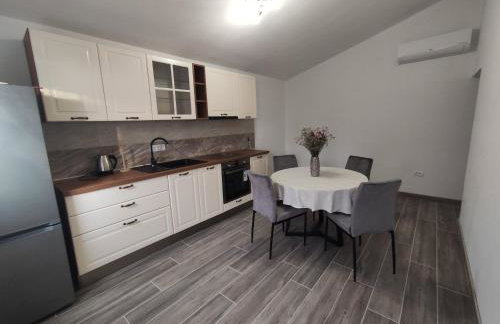 Apartmani Lešić Zaklopatica - Foto 3