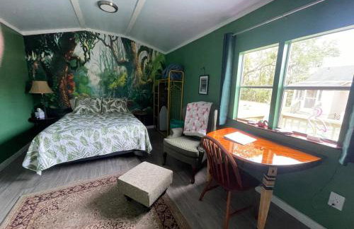 Tropical Studio Retreat with Great WiFi and EV charging - Photo 1