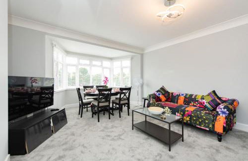 Solent Court - Photo 9