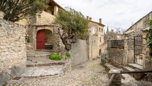 Maison typique et de caractère au cœur d'un des plus beaux villages de France - Photo 2