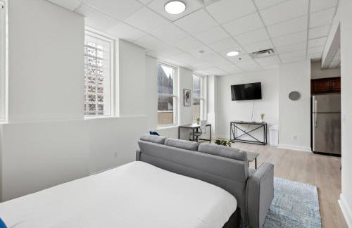 East 225 I Modern Studio in Downtown Rochester - Foto 15