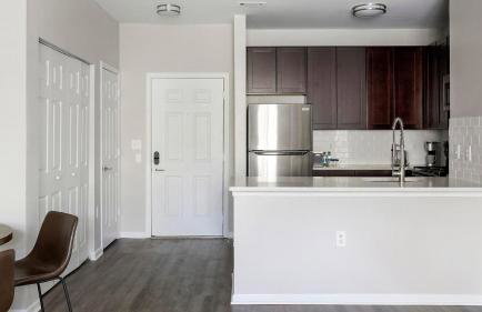 Landing Modern 2BD Pool Clubhouse - Foto 11