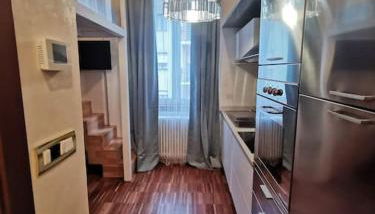 Metro stop, Prada & Design - Foto 2