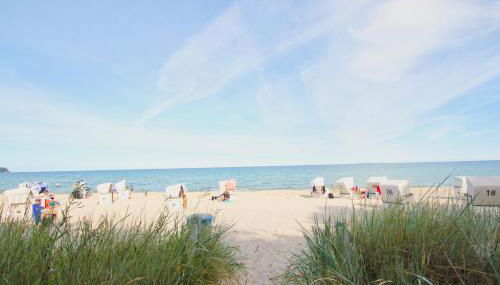 Haus Inselwind FeWo MEERstrand mit Schwimmbad und Saunanutzung im AHOI-Erlebnisbad Sellin - Foto 4