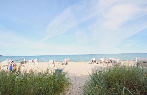 Haus Inselwind FeWo MEERstrand mit Schwimmbad und Saunanutzung im AHOI-Erlebnisbad Sellin - Foto 4