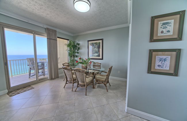 Luxurious Beachfront Condo with Beachside Pool Access and Free WiFi - Unit 1202 by RedAwning - Foto 28