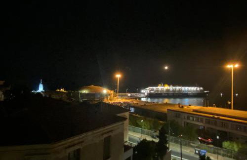 Unique Penthouse with Mytilene View - Port Apartments - Foto 41