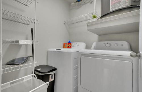 Sapphire 1BD Loft - Pool, Gym & Free Parking! - Photo 3