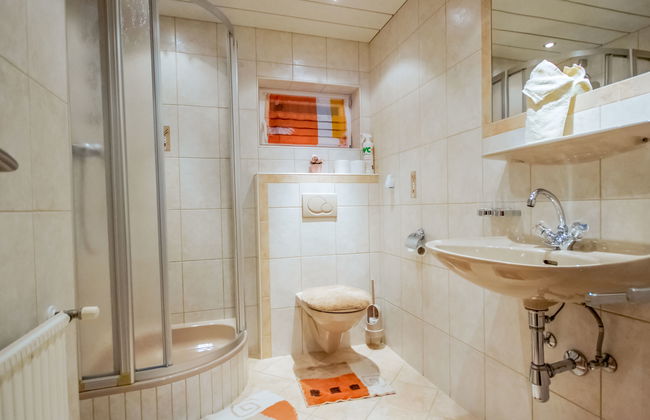 Christian - Photo 14