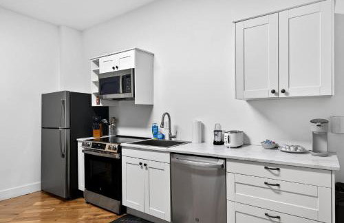 Cozy 1st-Floor Flat 2BR Backyard Free Parking - Foto 3