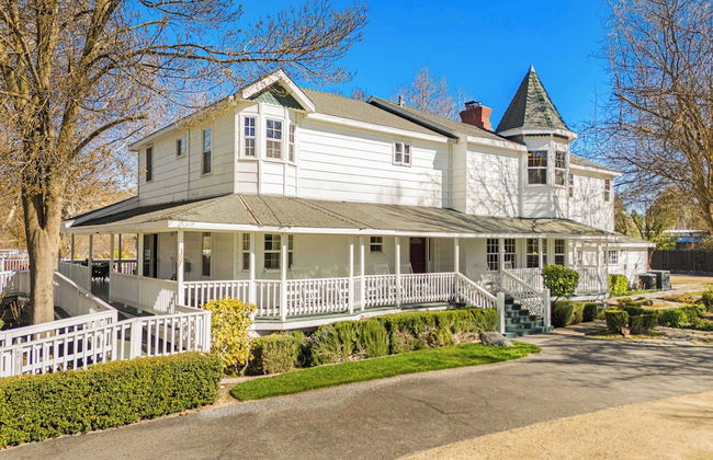 Victorian Manor In Paso Robles Wine Country + Pool, Hot Tub, Firepit, Tennis Court Sleeps 28 - Photo 37