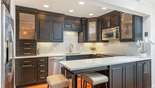 Updated 3BR, 3BA with Pool - Steps to Town - Foto 4