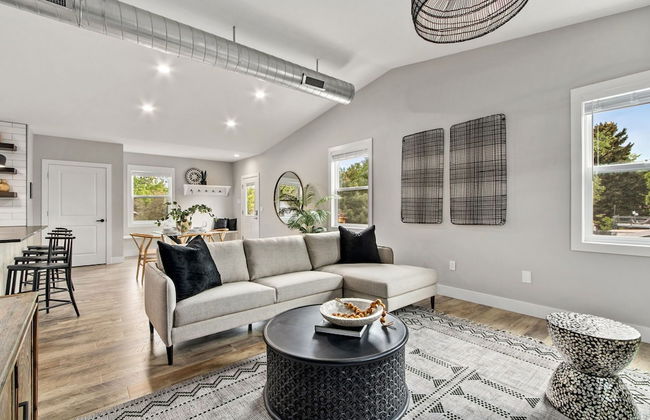 Spacious Downtown Apartment – Walk to Old Town Fc! - Foto 14