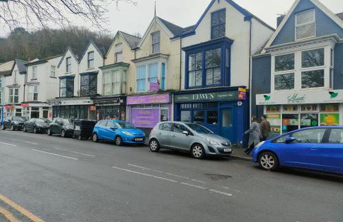 Fishermen's cottage with log burner, 2 bathrooms & sea views from garden terraces - Foto 78