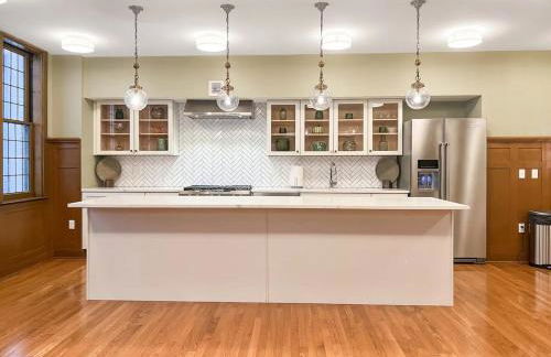 Your Downtown Oasis, Pool Gym in Building Steps from Dining and Top Sights - Foto 29