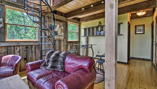 Red Sweetheart Barn Studio with Mtn and River Views! - Foto 4