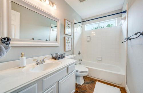 Lakefront Oasis King BDGame RoomLake Access - Foto 15