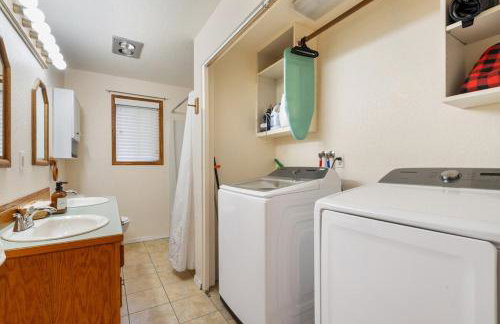 Riverfront w Cedar Hottub, Sauna, Movie Theatre - Foto 49