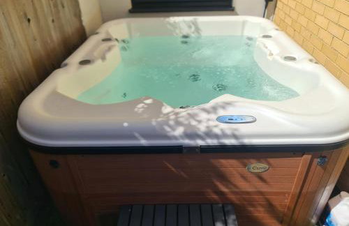 The Snuggery-Hot Tub-Free Parking-Accessible - Foto 11