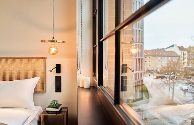 Hood House - Photo 37