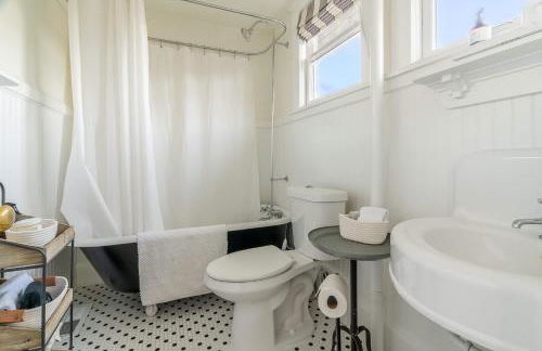 Roof Top Deck Near the Beach Dog Friendly - Photo 27