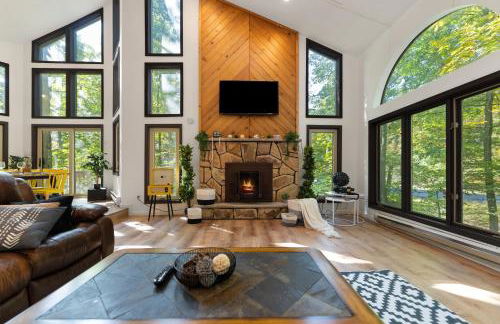 Spacious Waterfront Mansion wHot tubPoolTable - Foto 1